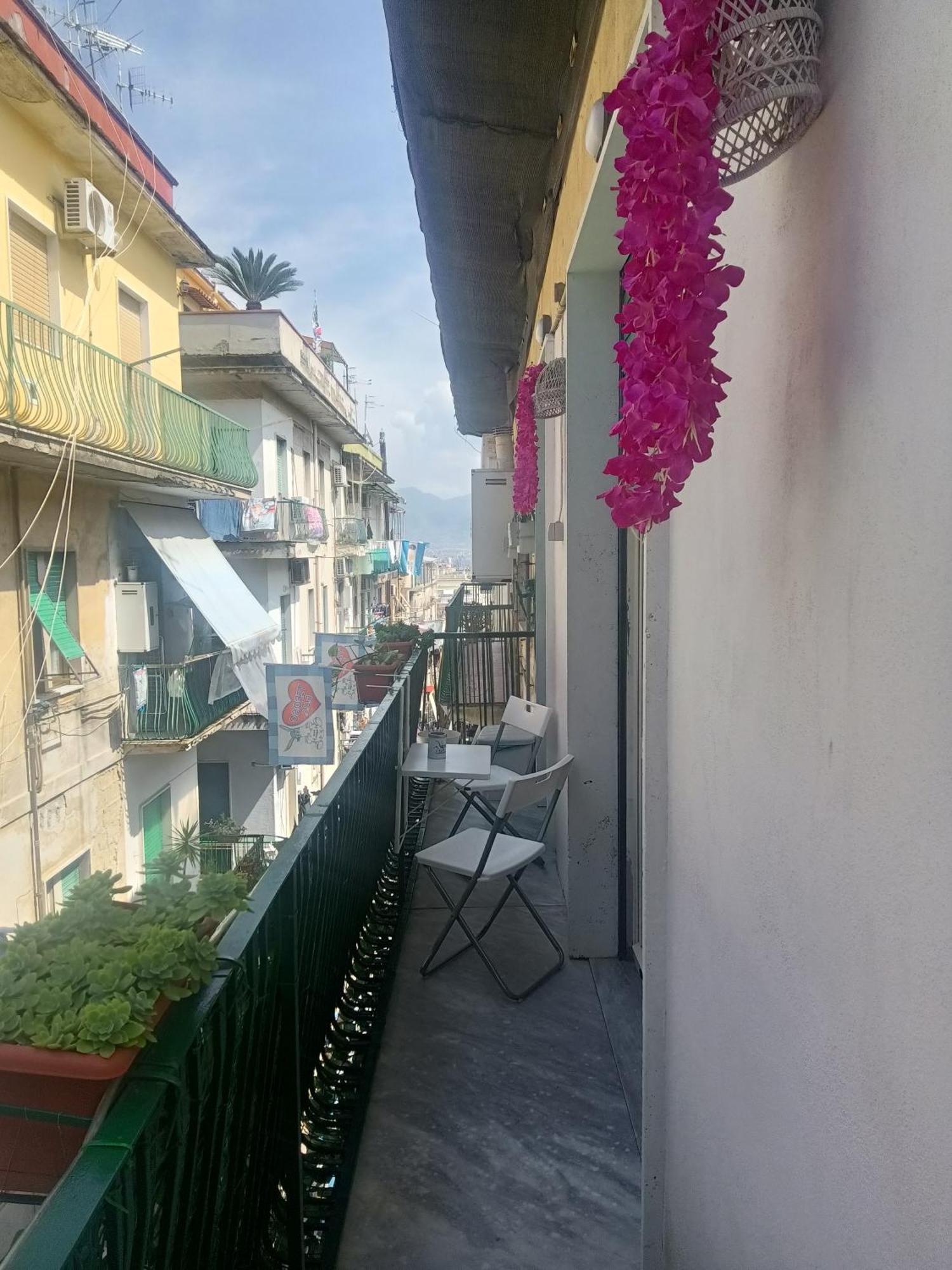 Il Dubbio Ai Quartieri Spagnoli เนเปิลส์ ภายนอก รูปภาพ